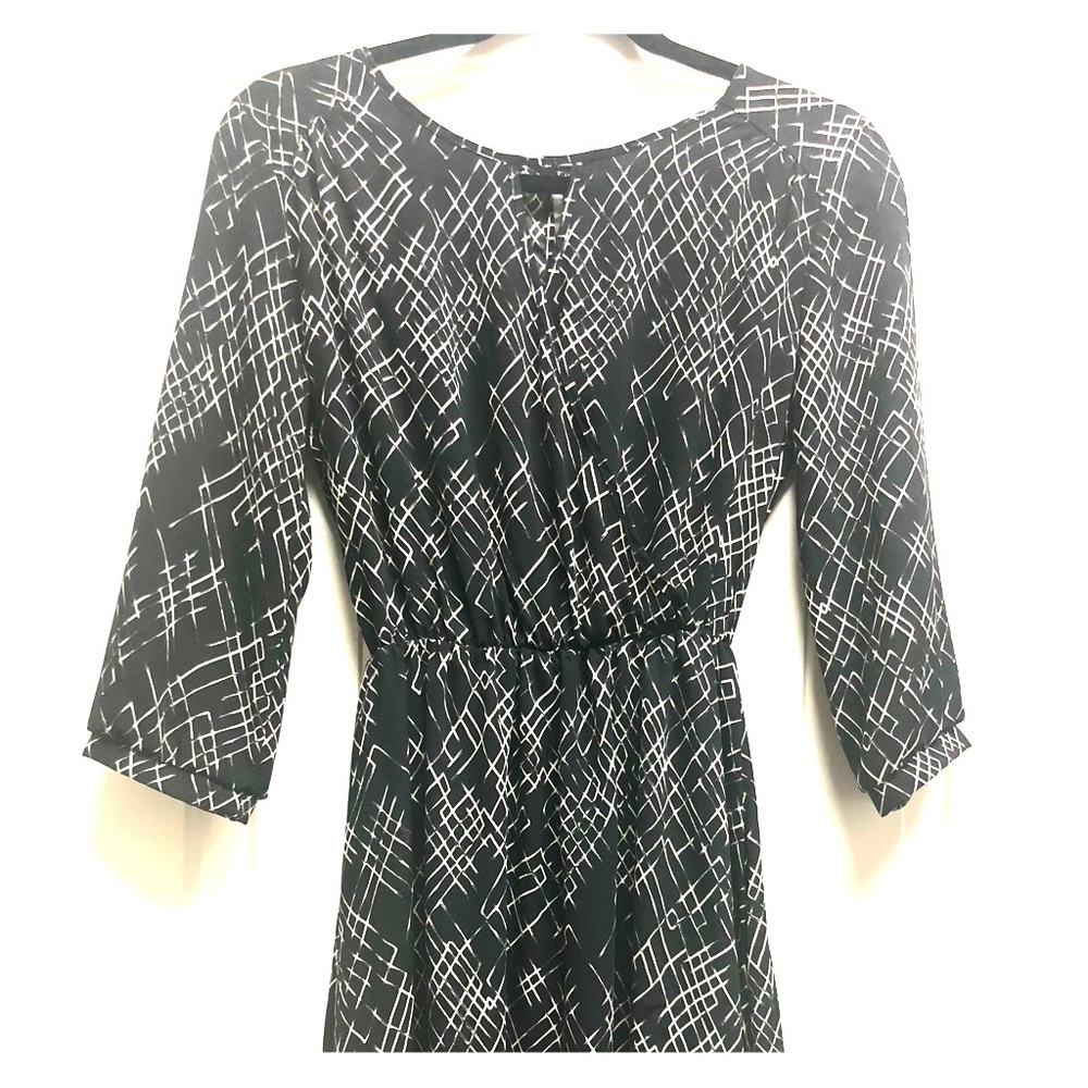 Lush mid length super cute dress!